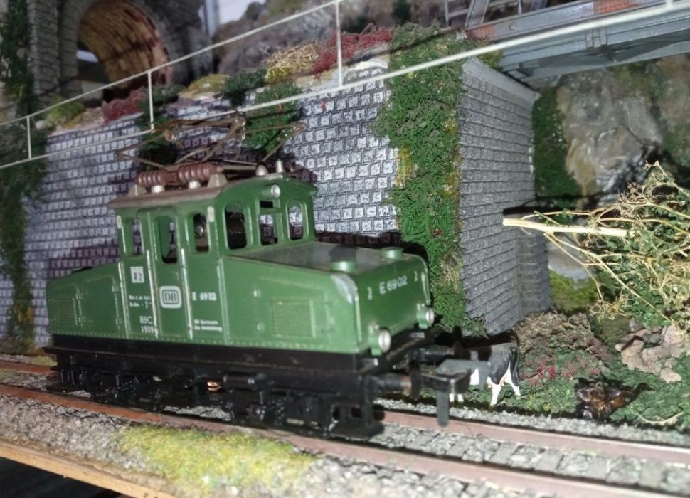 Locomotiva fleischmann E69 trenulet electric scara HO