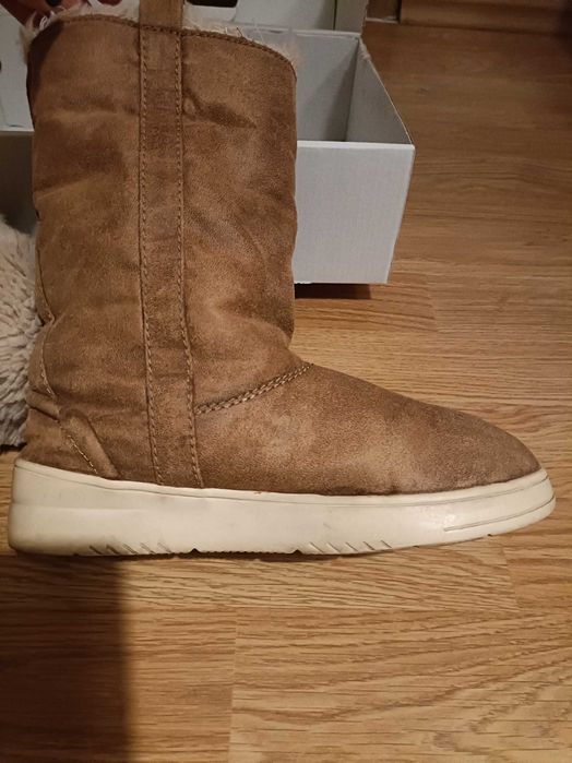Cizme Zara 34 tip ugg