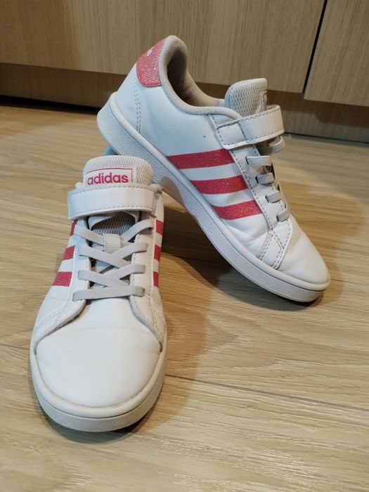 Adidași adidas fete