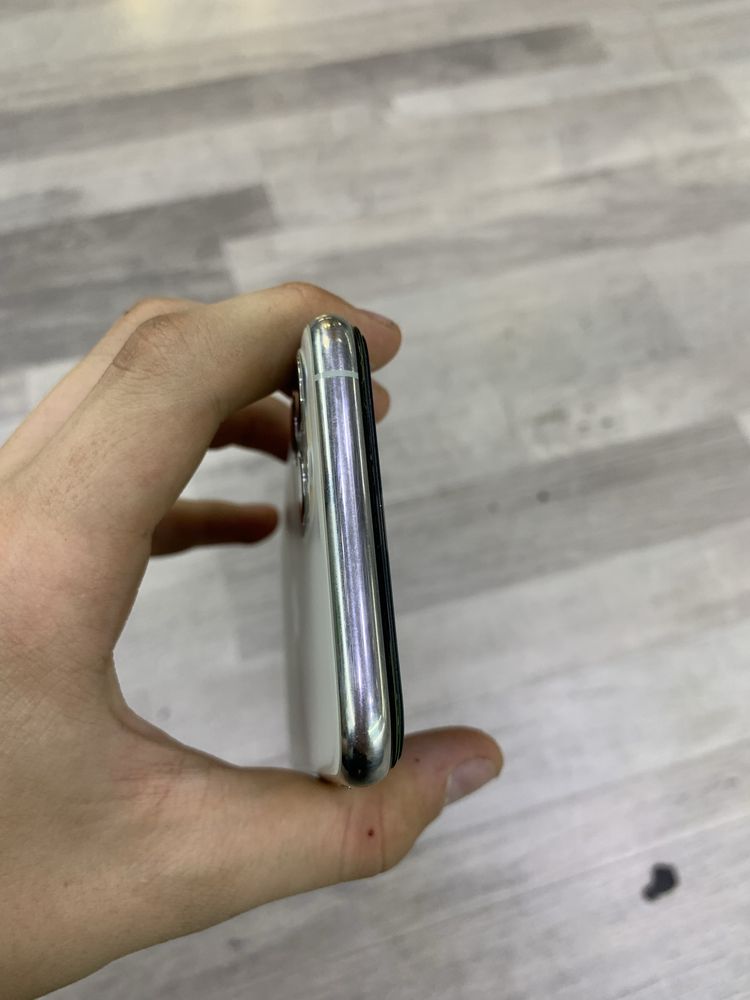 iPhone 11 Pro white