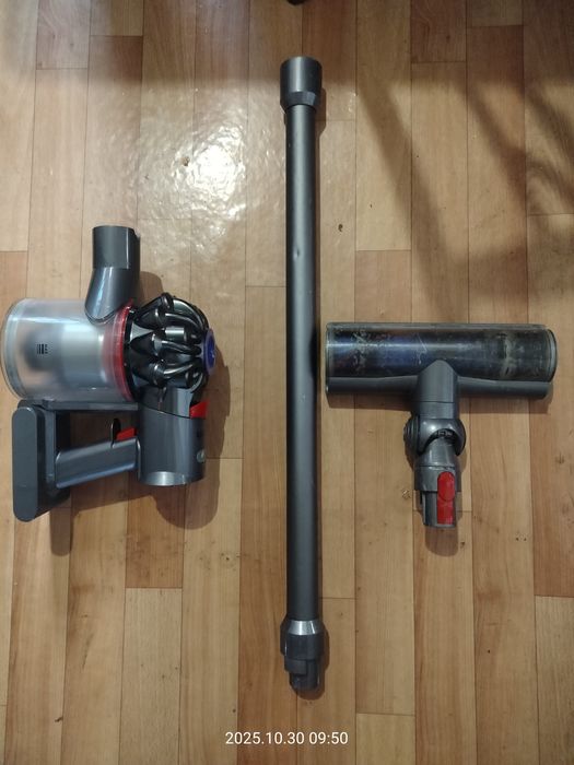 Продам пылесос "dyson"