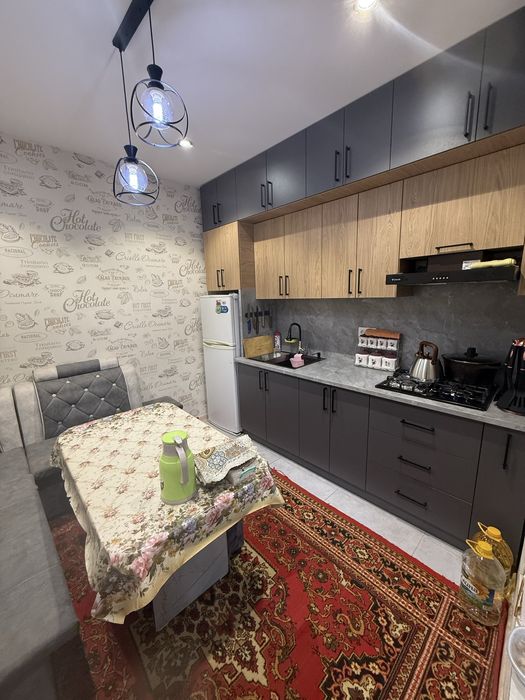 Hovli sotiladi 1.4 sotok