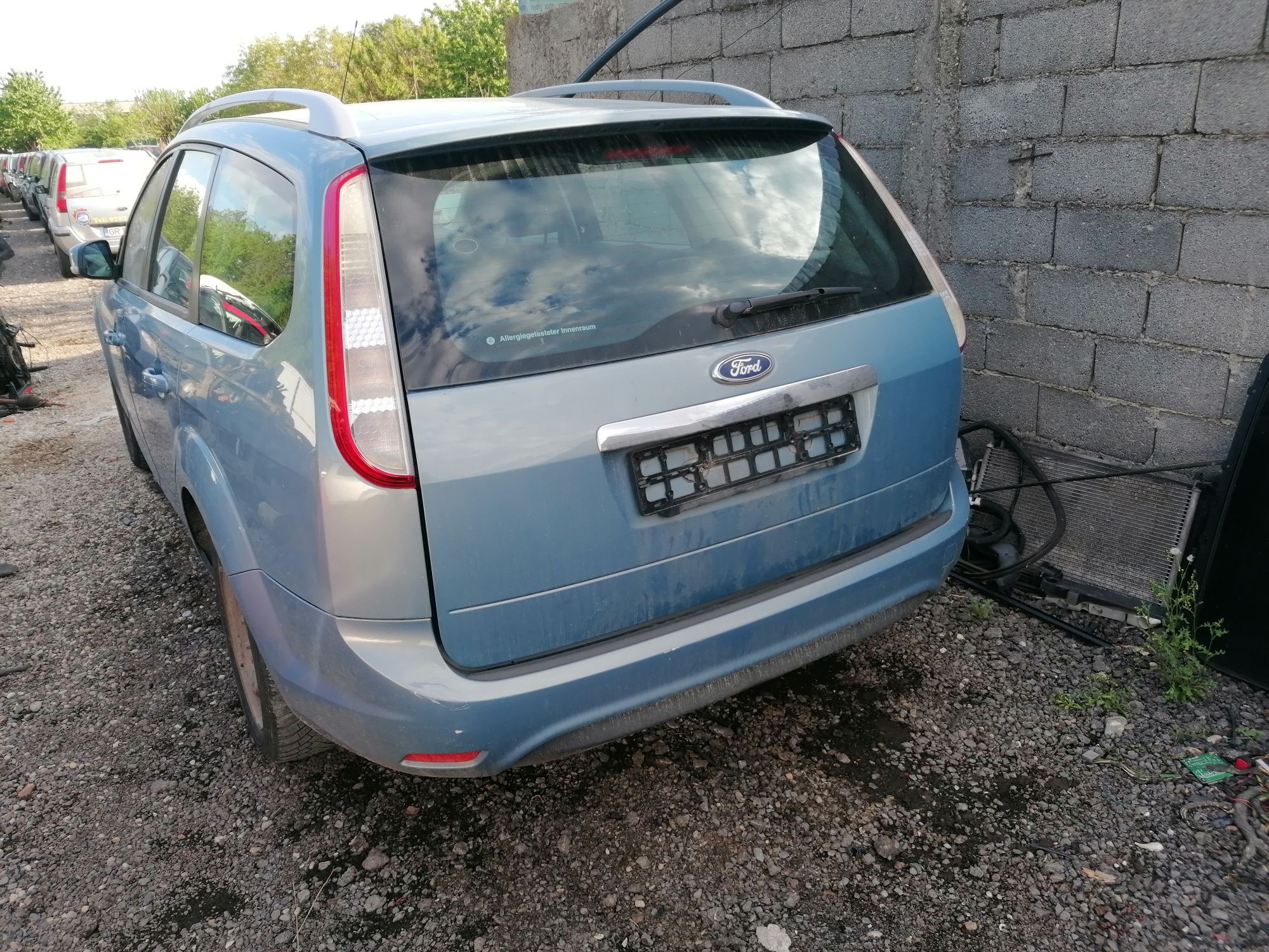 Capota far usa aripa trager haion Ford Focus