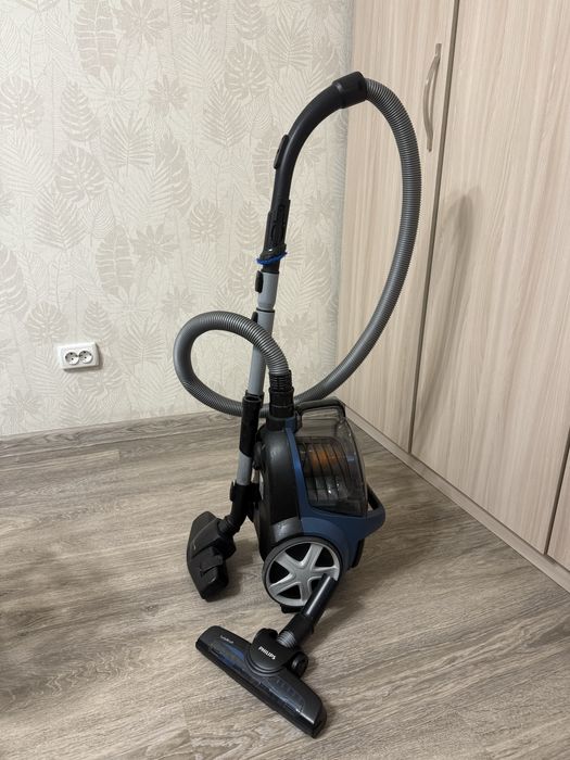 Пылесос Philips PowerPro Activ 2000w