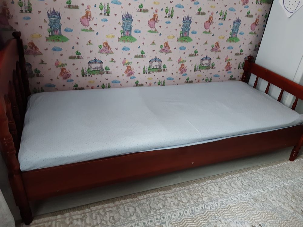 Кровать односпальная с матрасом 200 х 80 см