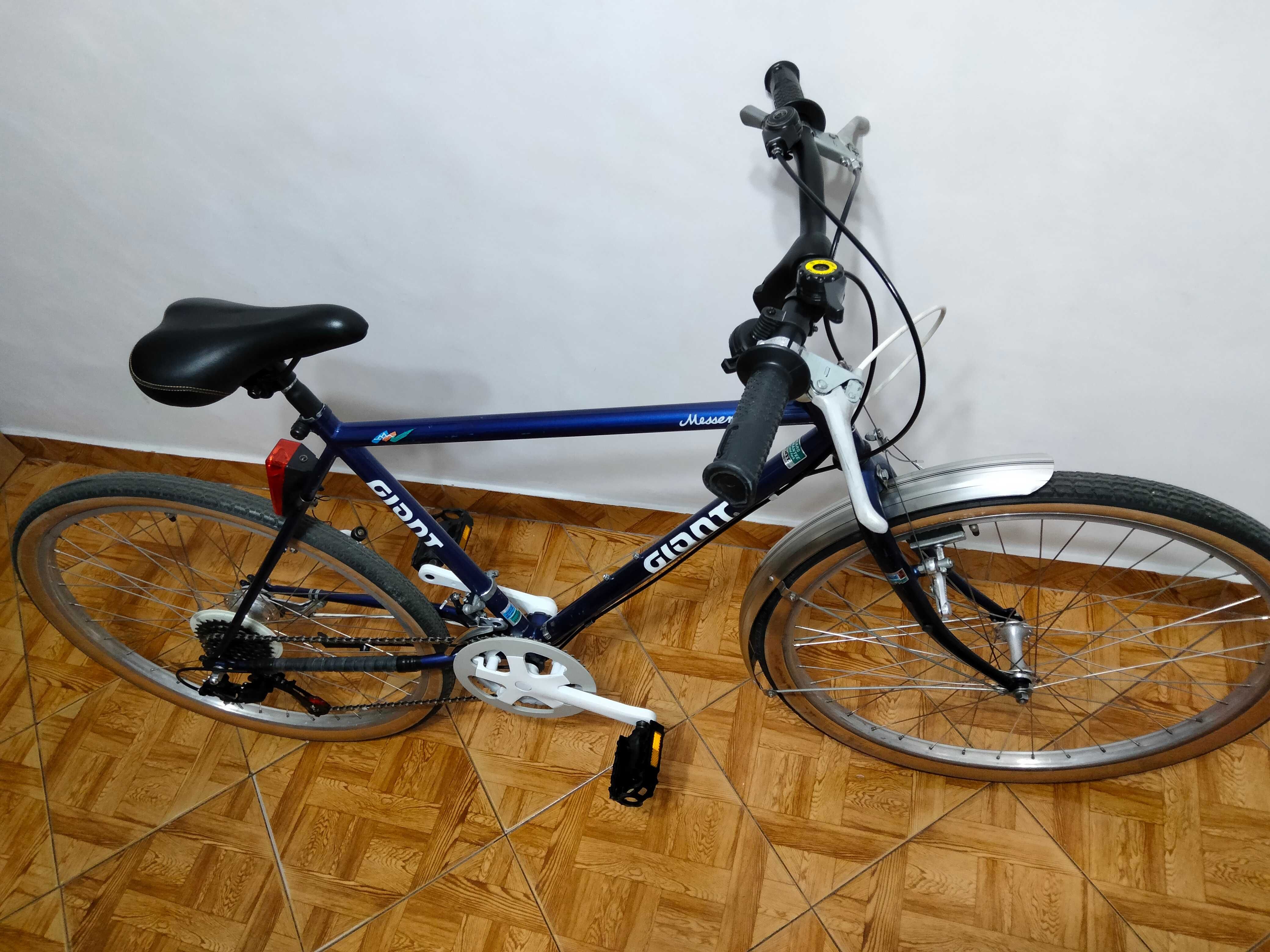 Bicicleta adulți Giant echipare Shimano