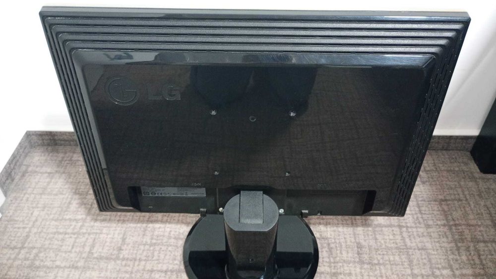 Monitor LG Flatron L225WT 22 Inch