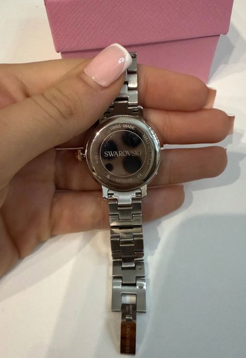 Часовник Swarovski