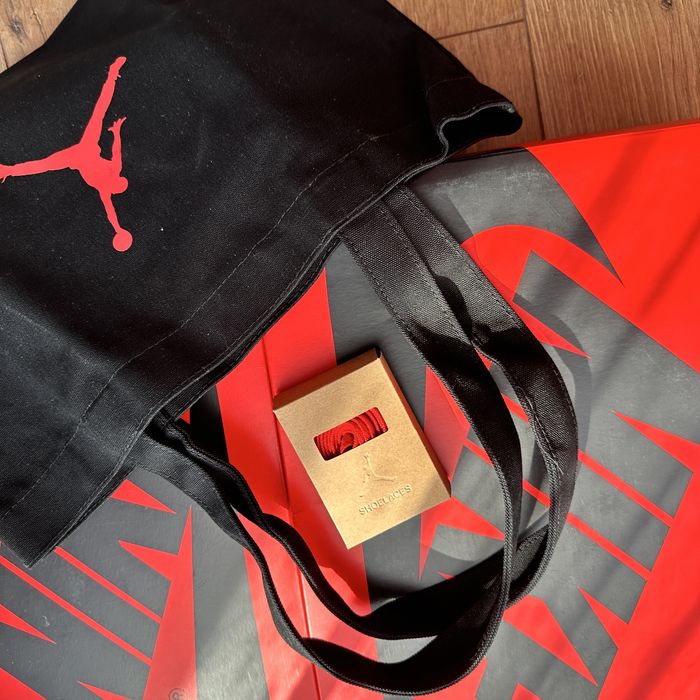 Jordan 1 Satin Bred mai multe marimi