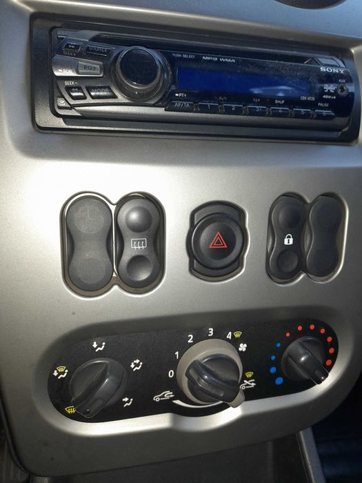 Dacia Logan 1.2 2010