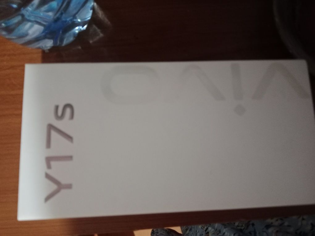 Продам смартфон Vivo Y17s