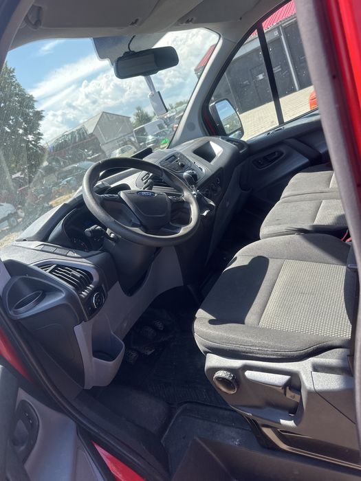 Dezmembrez Ford Transit custom 2.2