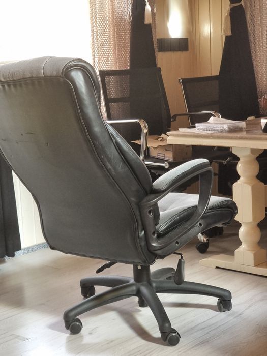 Scaun birou foarte comfortabil, office.