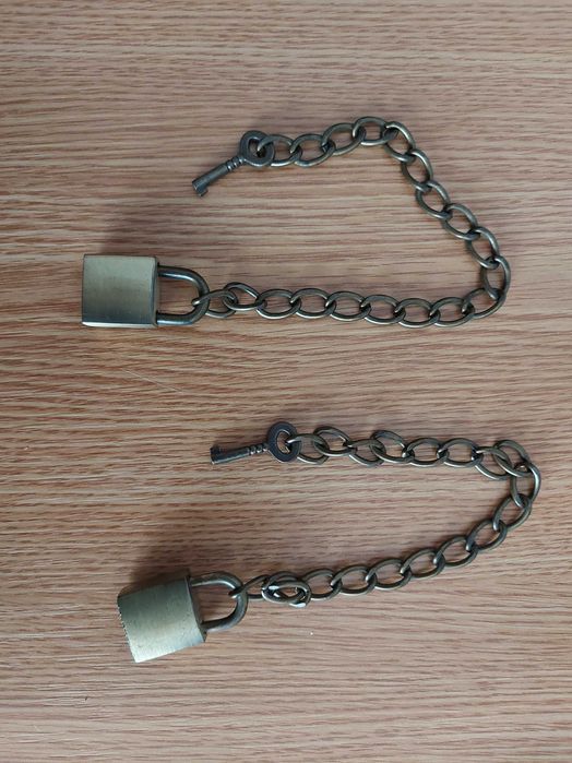 Vechi  Doua lacate mici