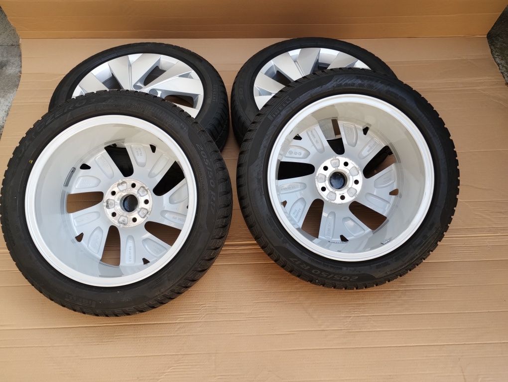 Jante R17 VW Golf VIII 8 cu Pirelli 205 50 R17 M+S