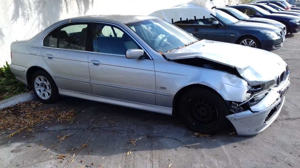 Dezmembrari  BMW 5 (E39)  1995  > 2004 520 d Motorina