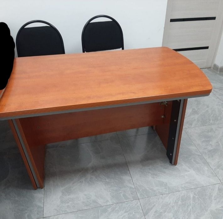 продам один рабочий офисный стол