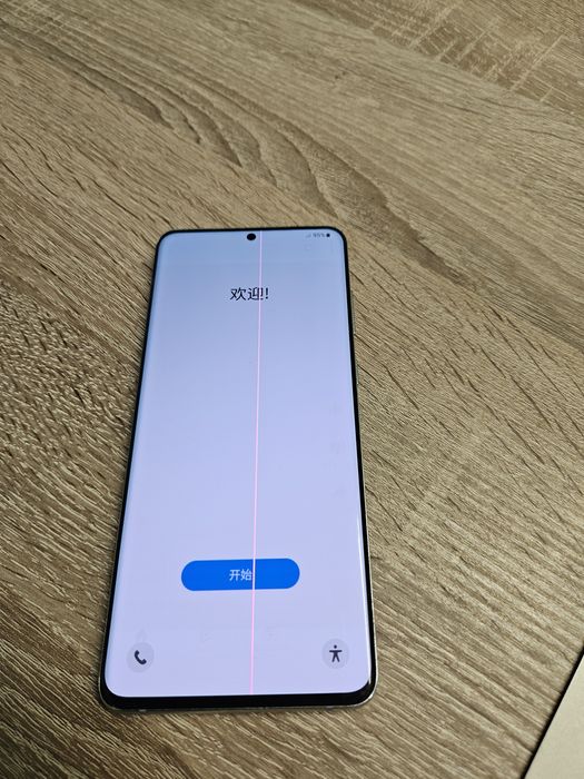 Samsung S20+ folosit cu probleme estetice