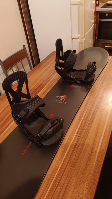 Placa Snowboard Burton SuperHero 154W cm cu legaturi Burton Mission L