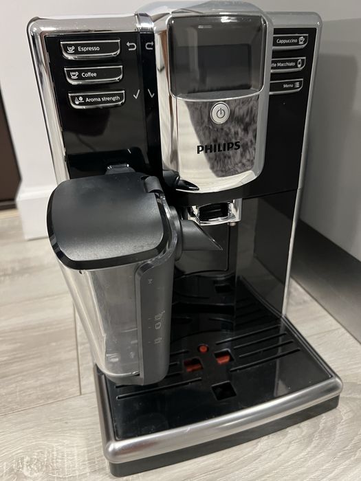 Espressor Philips LatteGO