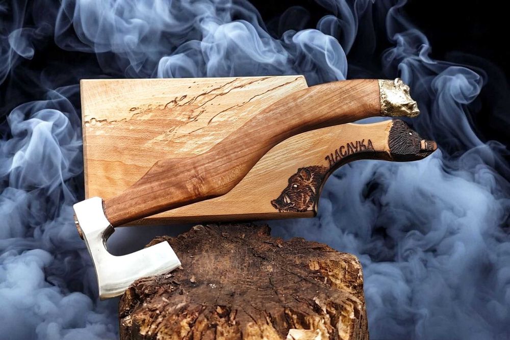 Брадва диво прасе