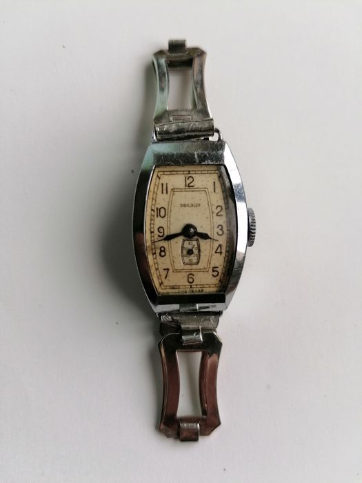 Механичен дамски старинен часовник "Звезда"