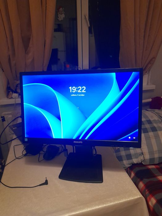 Монитор Phillips 22д с HDMI