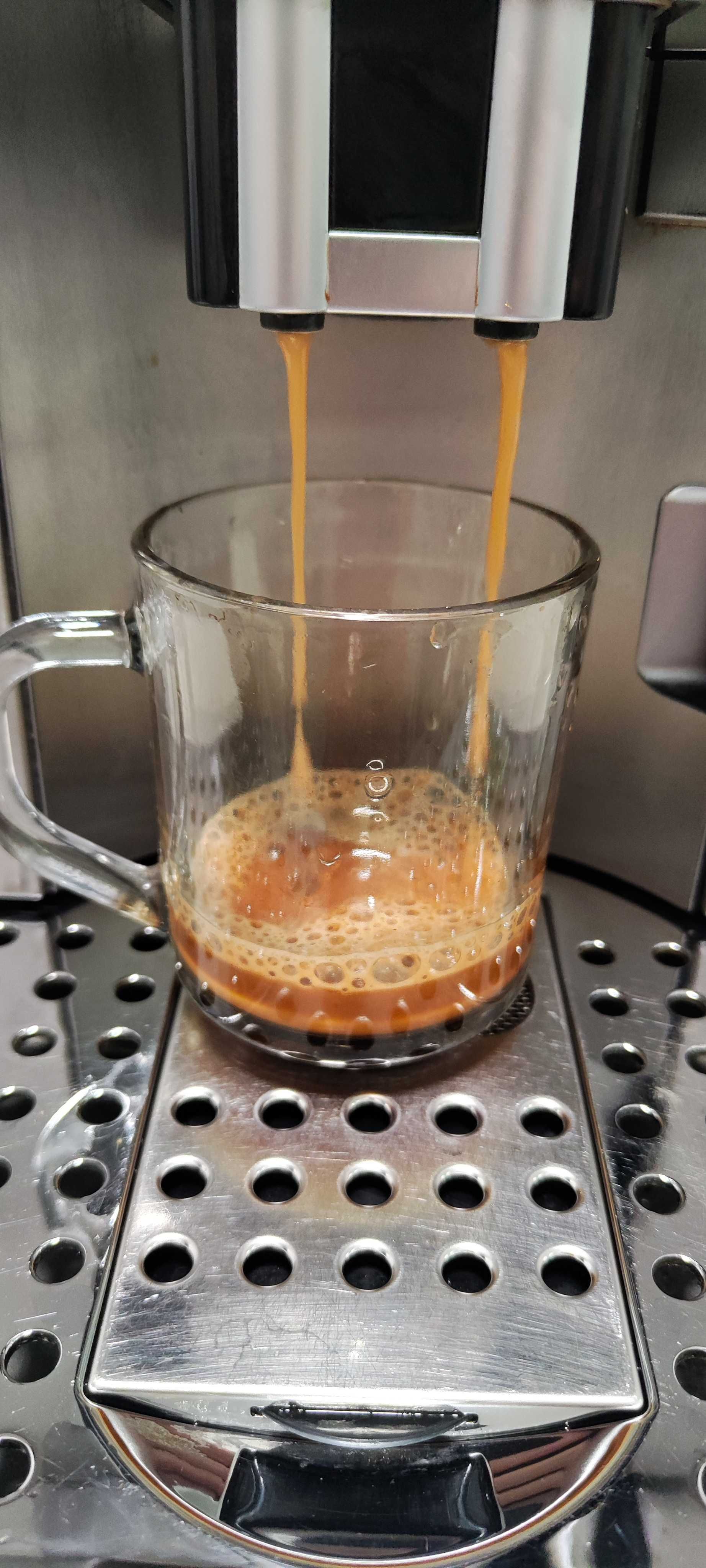 Espressor Automat  DeLonghi PrimaDonna ESAM6620 Aparat cu Cafea Boabe