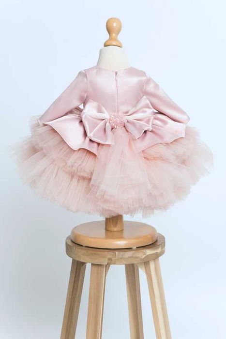 Rochie botez, trusou biserică, bentiță, botoșei, lumânare, cufăr