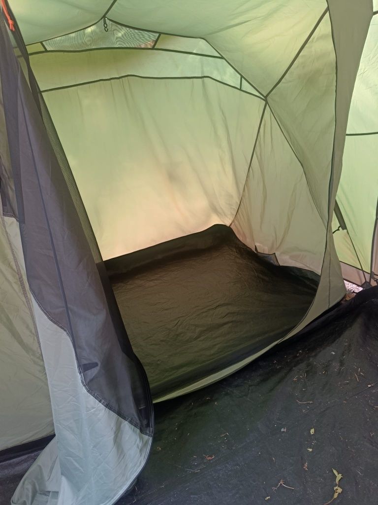 Vând cort camping mare Coleman Bering 4-persoane