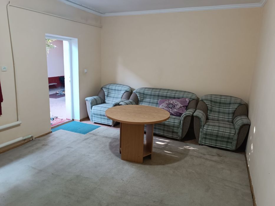 Зангиота ижарага 5 хонали ҳовли - жой 500  у. е. Срочно.