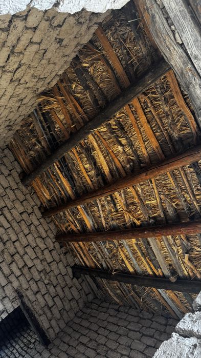 Участка сотилади ( аэропротда, хавоси тоза ва тинч жойда )