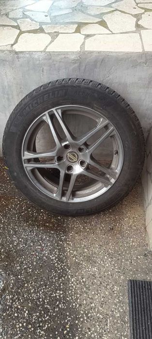 Продават се 4 броя гуми с джанти - комплект 17 '