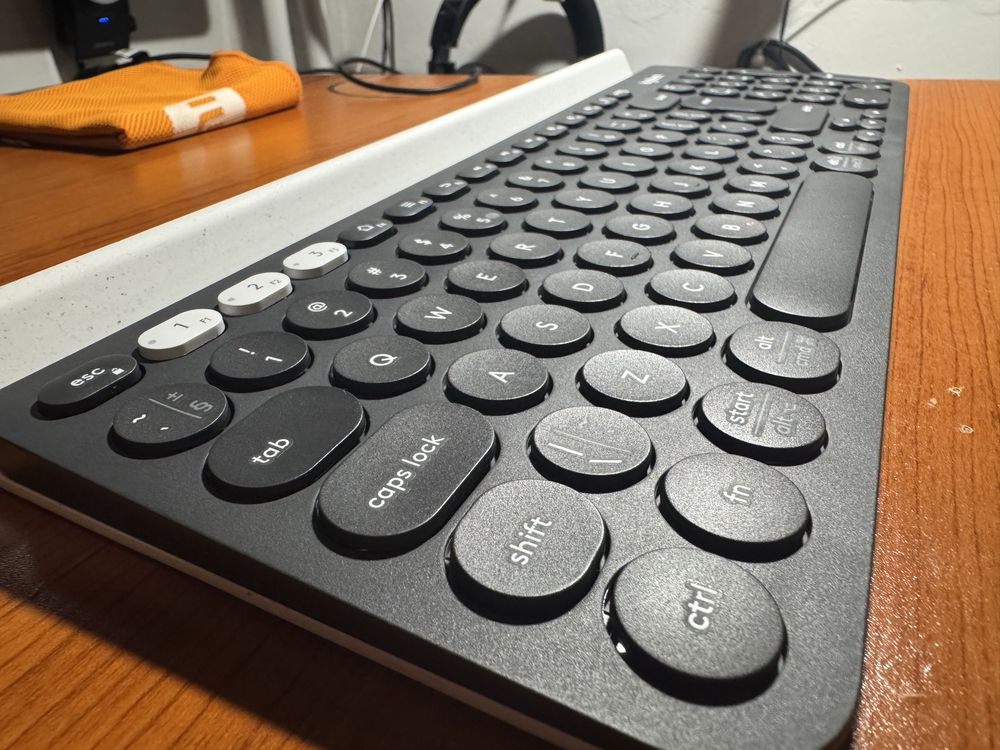 Logitech k780 клавиатура