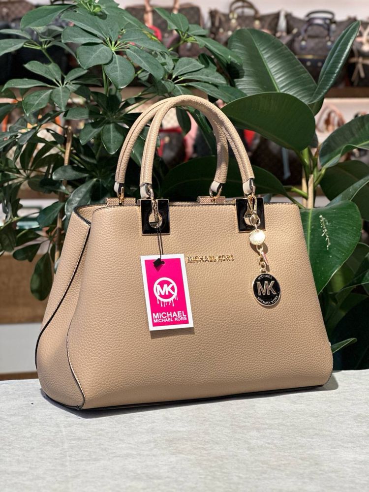 Geanta Michael Kors Noua !!! Dimensiuni 31/21 !!!