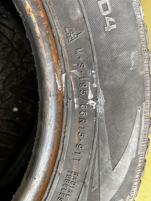 Зимни гуми 195/65/15 Нокиан wr d4 4 бр.