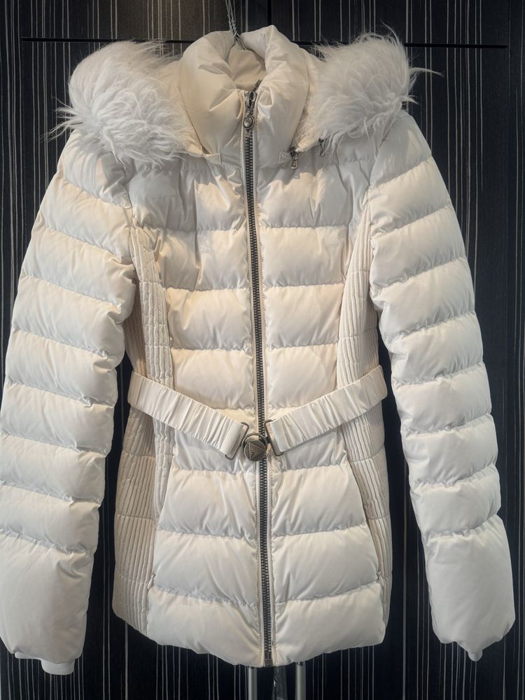 Зимно яке и дълго вълнено палто Guess