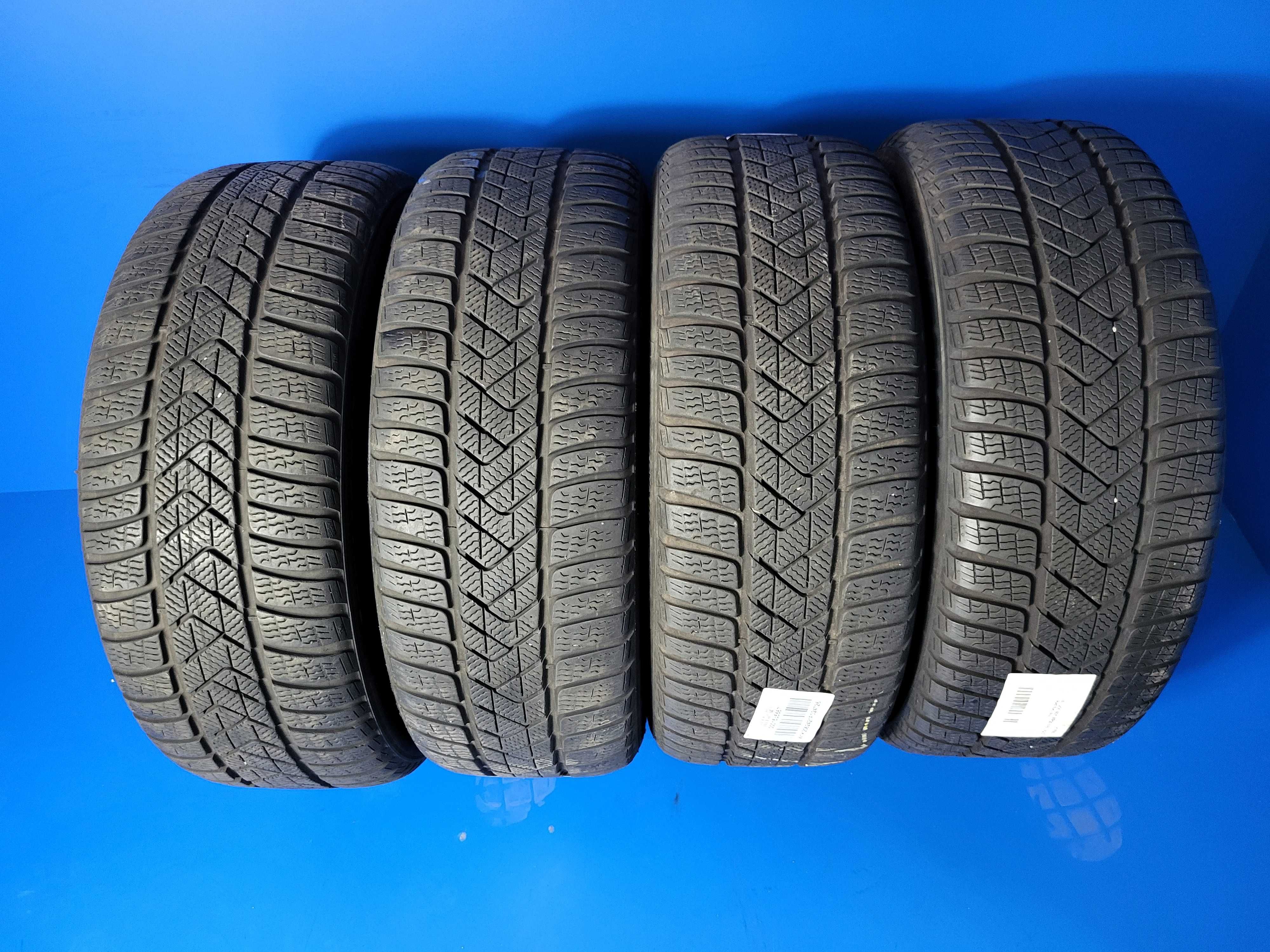 Vand set 4 anvelope ca Noi 225 45 18 m+s Pirelli MO RFT an 2021-2022