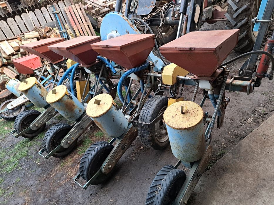 Semanatoare porumb spc 4 si 6 cu fertilizare