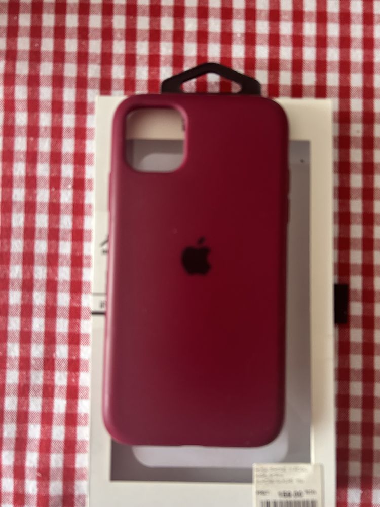 Husa iPhone 11 , magenta