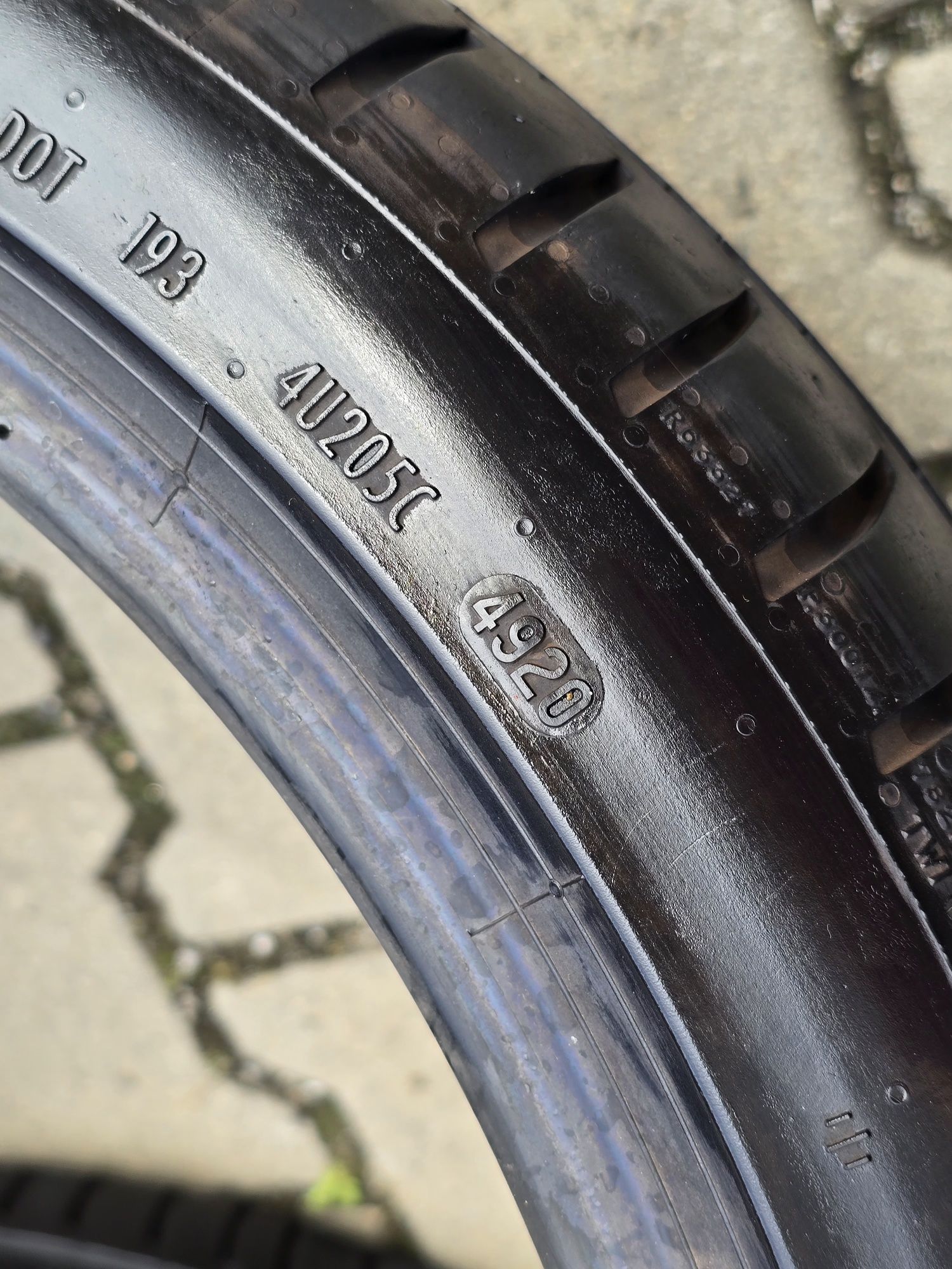 225 40 18 Pirelli