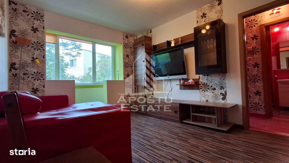 Apartament semidecomandat 3 camere, Miorita