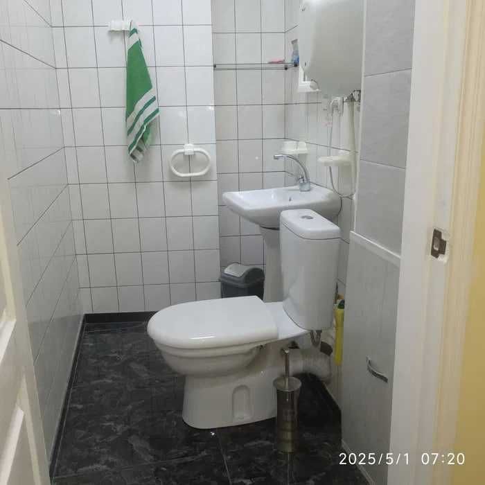Сдаётся офис 95 м² на пл. Хамид Алимджан — бизнес-центр, 1-й этаж!