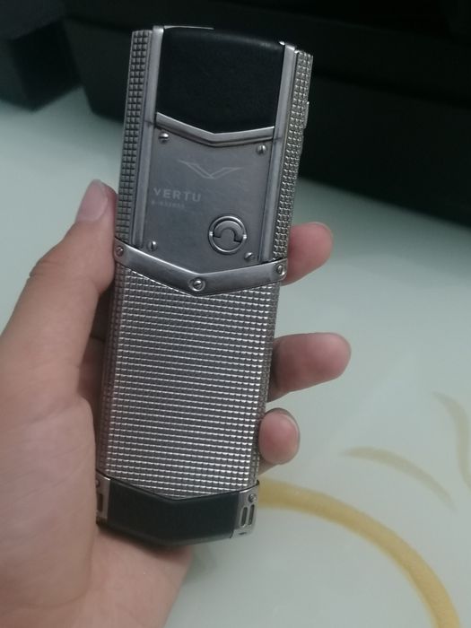 Vertu signature RM-266V нархини келишамиз