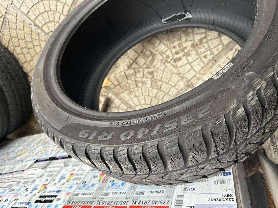 2x2 зимни гуми 235/40/19 96W Pirelli и Maxxis