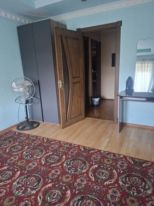 Chilonzor xalqaro jurnalistika fakultetini yonida kvartira