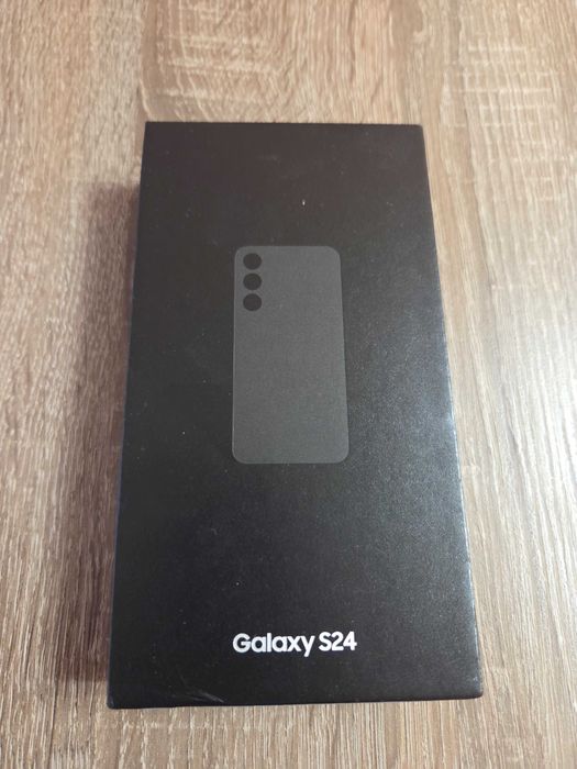 Продавам смартфон Samsung S24, памет 8/256 GB