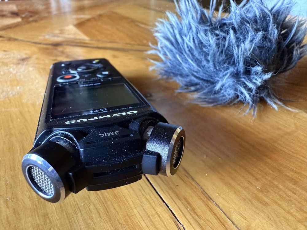 Olympus LS-P4 PCM диктофон с Dead cat и microSD карта 16GB