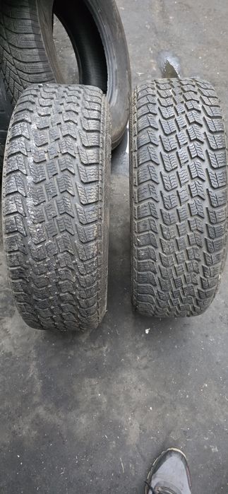 Гуми 2бр 205/65/15 - 1бр  - 75лв