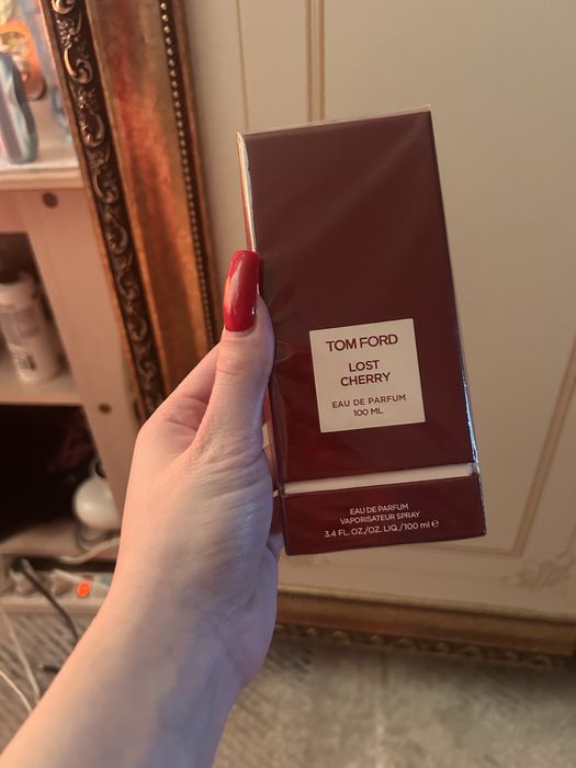 Продаю духи новые абсолютно